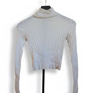 Zara White Ribbed Sweater size small trendy casual fall winter styles